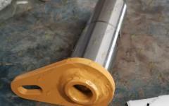 Палец крепления стрелы к раме d=50 L=177 CDM932N 30811001620/LG828EG.11I.06